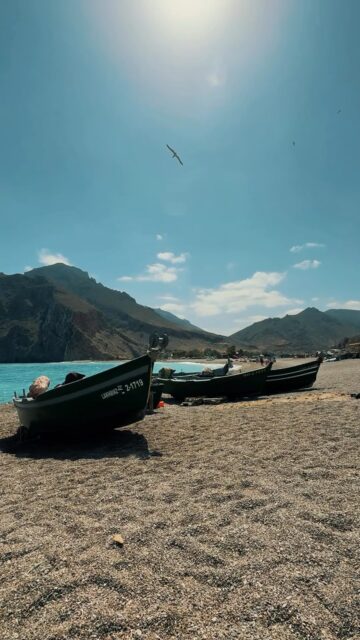 That was the first time I fly somewhere without a passport 🤭
I miss the sea, and even if I visit I only dip my feet in the salty water most of the time.. the fresh breeze feels enough sometimes.. but here I needed to be submerged for the first time in years.
I have a thing for boats.. I love their shape.. especially fishing boats.. so the last day I sat in a café by al hoceima port and painted the fishing boats of Badès — I Finished the last layers back home.
And that’s how I carry places home ⚓️